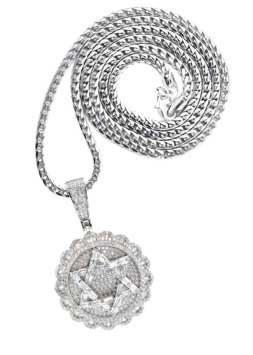 Classic Star Of David Necklace in Sterling Silver Classic Star Of David Necklace in Sterling Silver