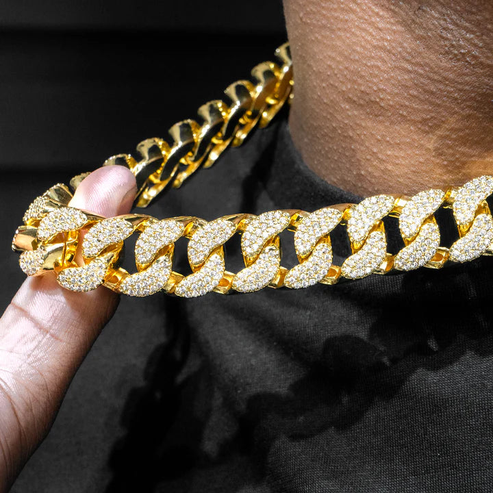 7 of the most common questions about 14k gold chains and styling.
