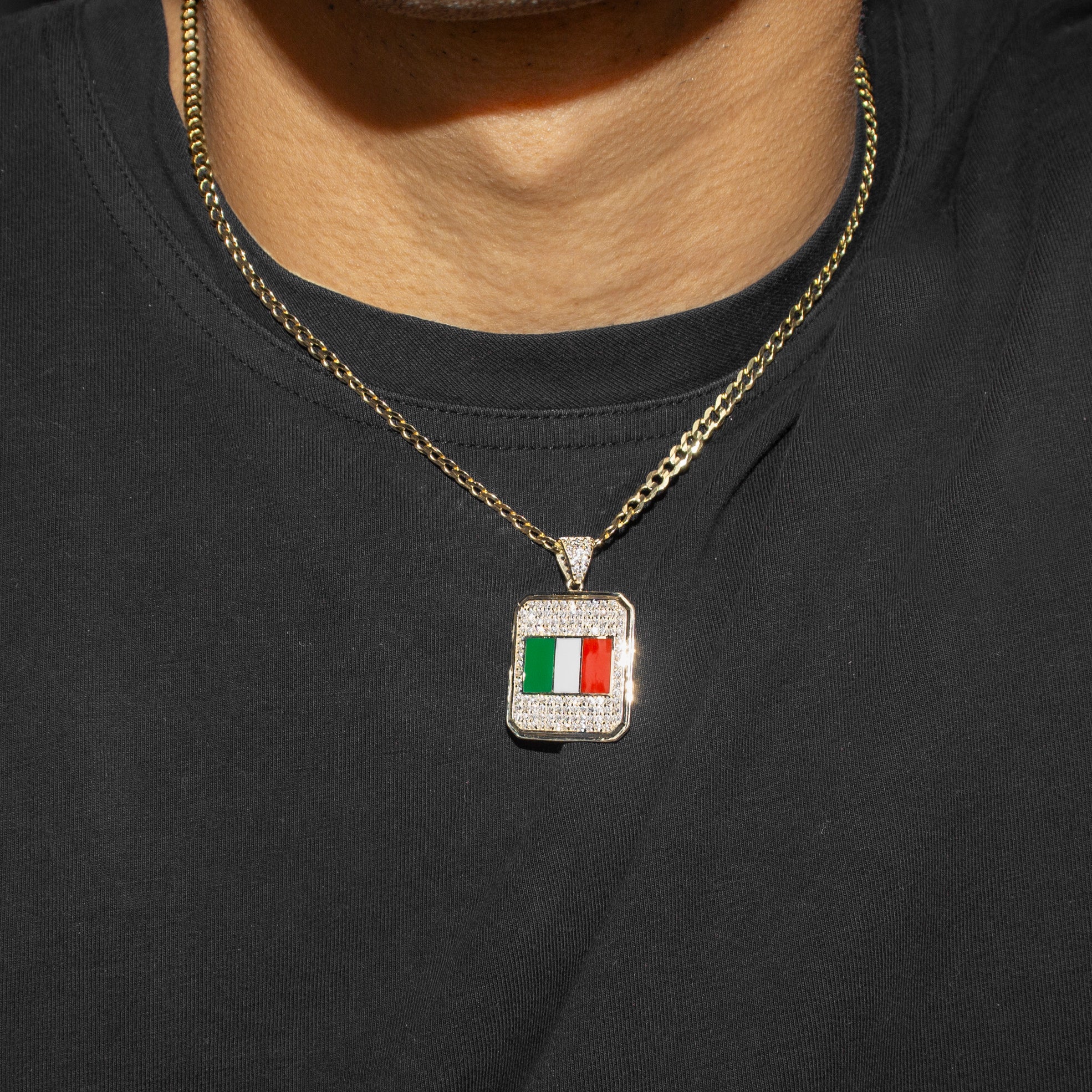 10K Yellow Gold Italy Flag Necklace | Appx. 5 - 12 Grams